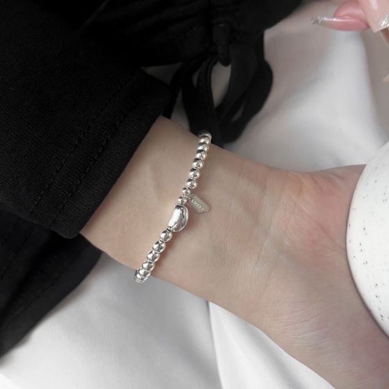 Bracelet Élégance Argentée – L’éclat qui sublime chaque geste